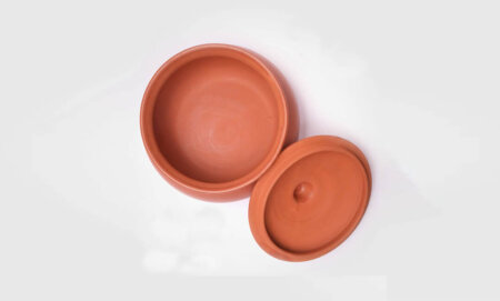 Impress Your Guests with the Eco-friendly Clay  Tableware