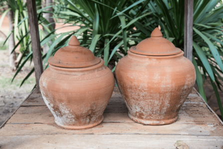 Impress Your Guests with the Eco-friendly Clay  Tableware
